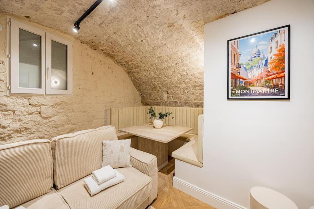 Townhouse Sacree Coeur Place Du Tertre Montmartre Paris Exterior photo